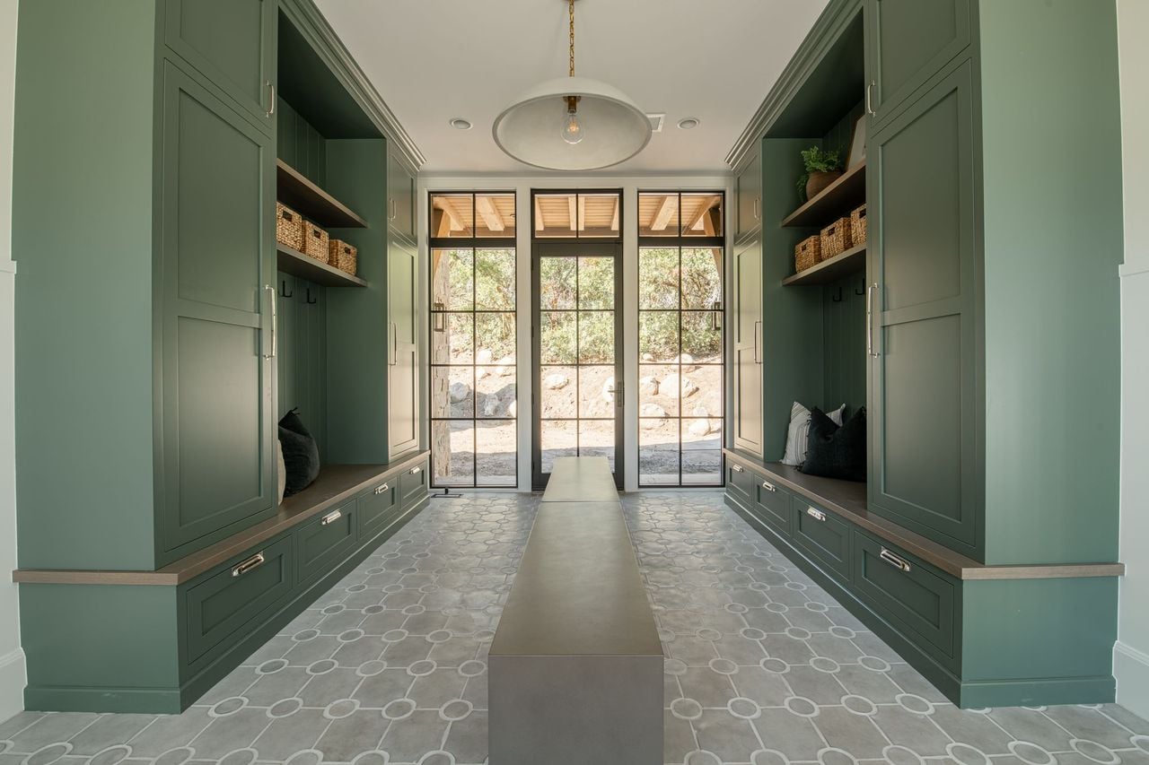 Three Falls Mudroom (1)